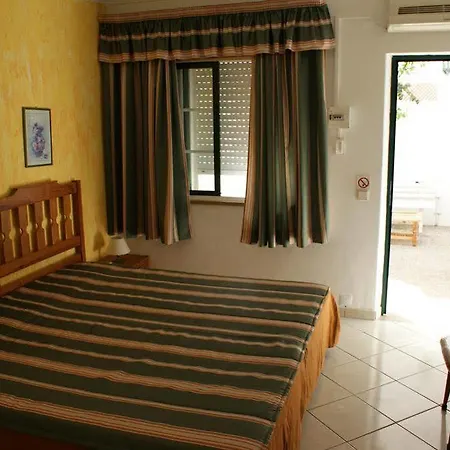 Vila Emilia Отель Албуфейра